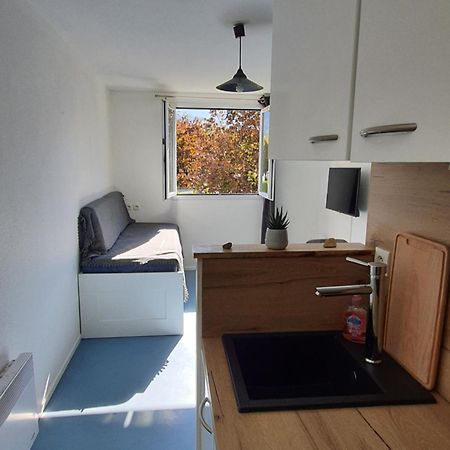 Gières Studio Dans Residence Pour Location Courte Duree Et Etudiants Parking Gratuit חדר תמונה