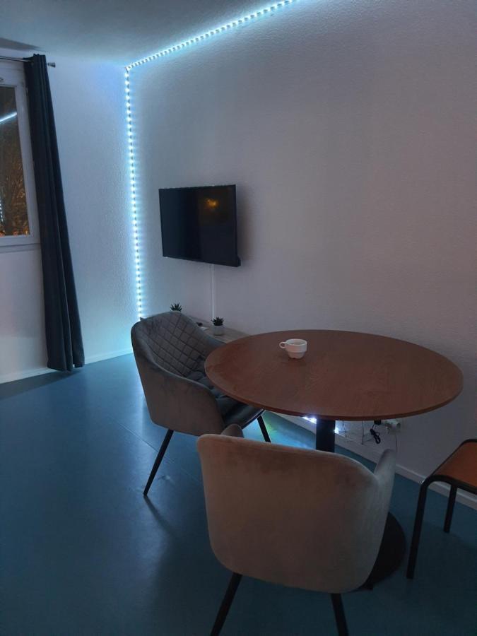 Gières Studio Dans Residence Pour Location Courte Duree Et Etudiants Parking Gratuit מראה חיצוני תמונה